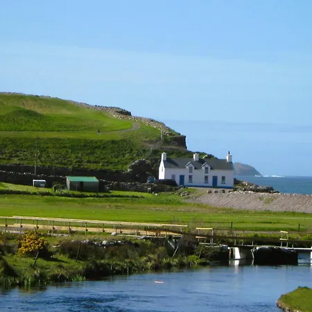 Villa Fuchsia - New Luxury 5* Beachside With Sauna - 4 Beds Ensuite - Spectacular Location