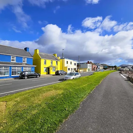 Fuchsia - New Luxury 5* Beachside With Sauna - 4 Beds Ensuite - Spectacular Location Villa Waterville