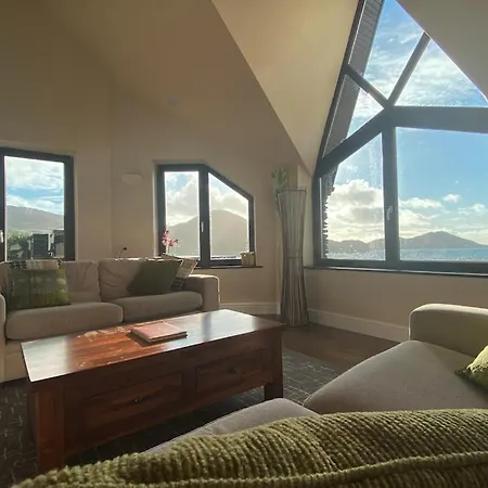 Βίλα Fuchsia - New Luxury 5* Beachside With Sauna - 4 Beds Ensuite - Spectacular Location *