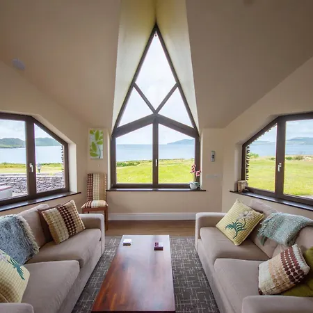 Villa Fuchsia - New Luxury 5* Beachside With Sauna - 4 Beds Ensuite - Spectacular Location *