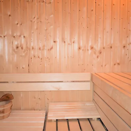 Fuchsia - New Luxury 5* Beachside With Sauna - 4 Beds Ensuite - Spectacular Location Βίλα *