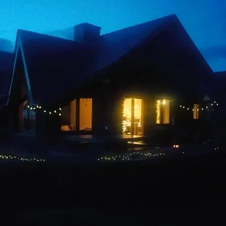 Fuchsia - New Luxury 5* Beachside With Sauna - 4 Beds Ensuite - Spectacular Location *