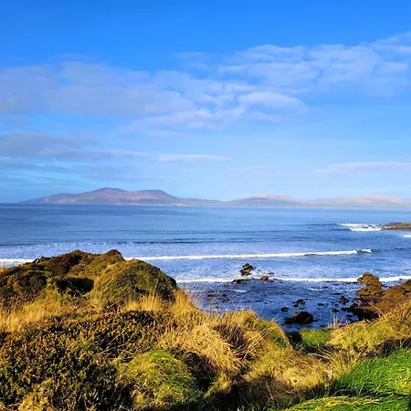 Fuchsia - New Luxury 5* Beachside With Sauna - 4 Beds Ensuite - Spectacular Location * An Coireán