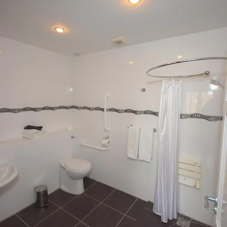 Fuchsia - New Luxury 5* Beachside With Sauna - 4 Beds Ensuite - Spectacular Location An Coireán