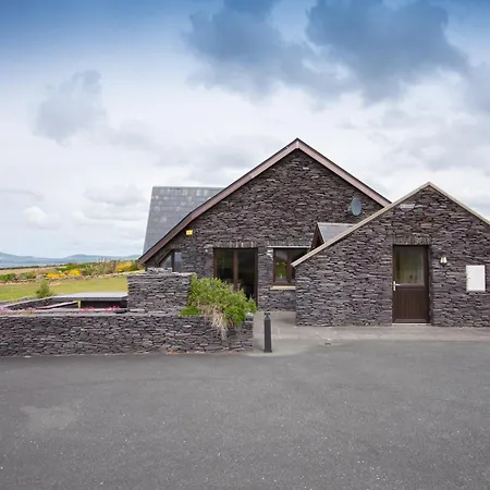 Fuchsia - New Luxury 5* Beachside With Sauna - 4 Beds Ensuite - Spectacular Location