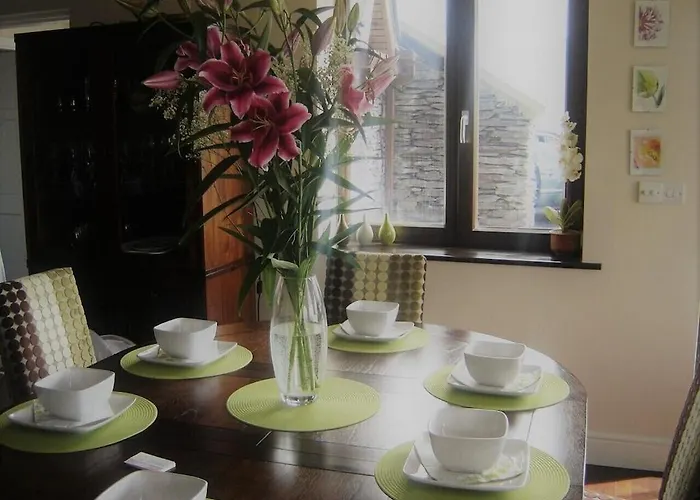 Villa Fuchsia - New Luxury 5* Beachside With Sauna - 4 Beds Ensuite - Spectacular Location