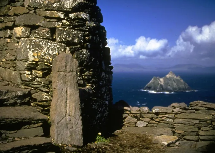 Fuchsia - New Luxury 5* Beachside With Sauna - 4 Beds Ensuite - Spectacular Location An Coireán