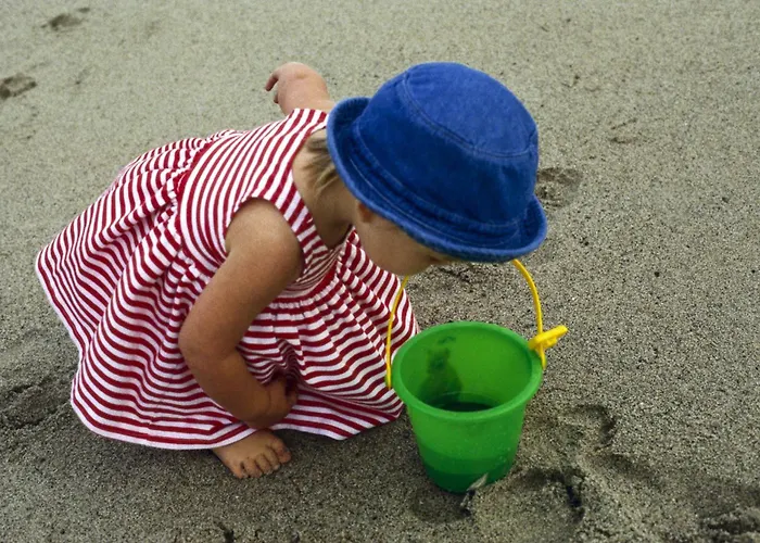 Villa Fuchsia - New Luxury 5* Beachside With Sauna - 4 Beds Ensuite - Spectacular Location An Coireán