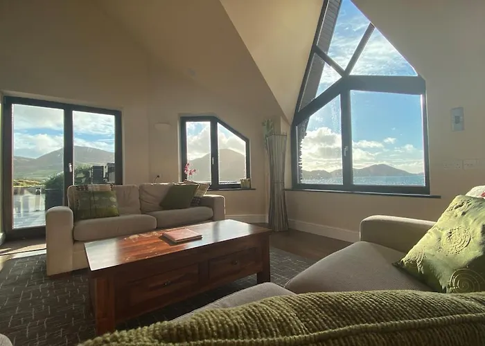 Villa Fuchsia - New Luxury 5* Beachside With Sauna - 4 Beds Ensuite - Spectacular Location *