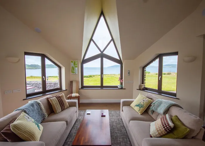 Villa Fuchsia - New Luxury 5* Beachside With Sauna - 4 Beds Ensuite - Spectacular Location *