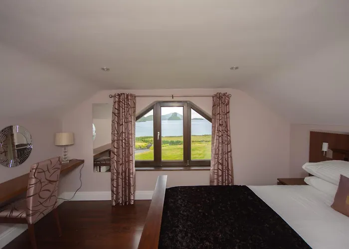 Villa Fuchsia - New Luxury 5* Beachside With Sauna - 4 Beds Ensuite - Spectacular Location An Coireán