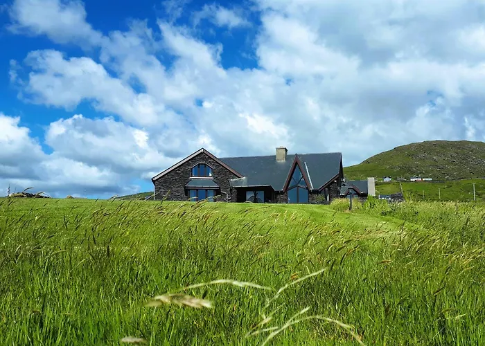 Fuchsia - New Luxury 5* Beachside With Sauna - 4 Beds Ensuite - Spectacular Location Villa *