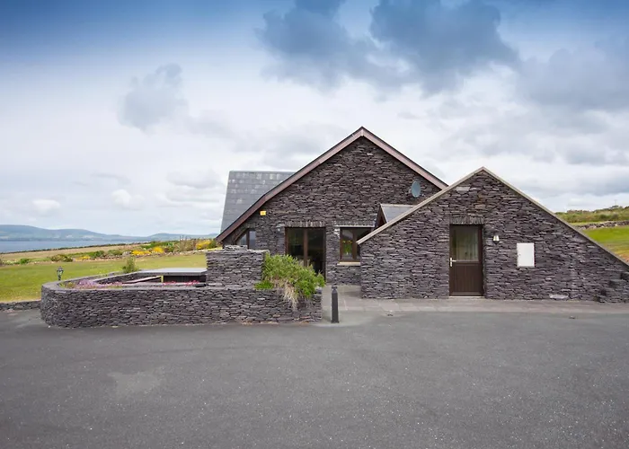 Fuchsia - New Luxury 5* Beachside With Sauna - 4 Beds Ensuite - Spectacular Location