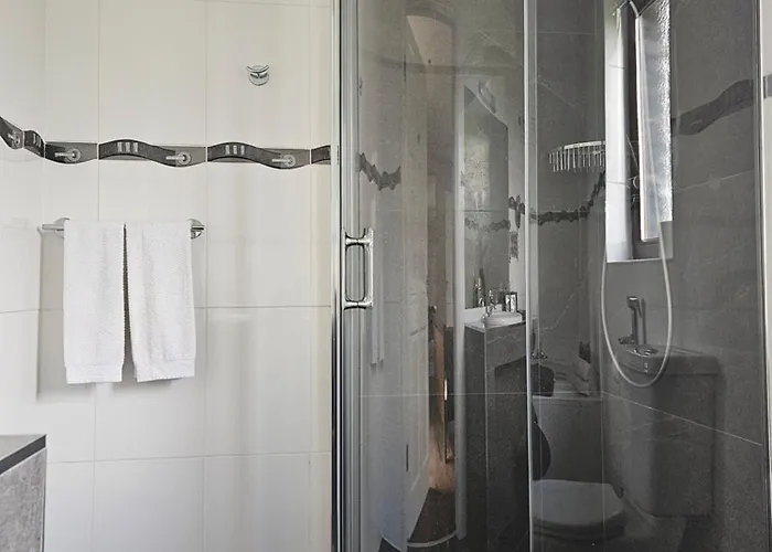 Villa Fuchsia - New Luxury 5* Beachside With Sauna - 4 Beds Ensuite - Spectacular Location *