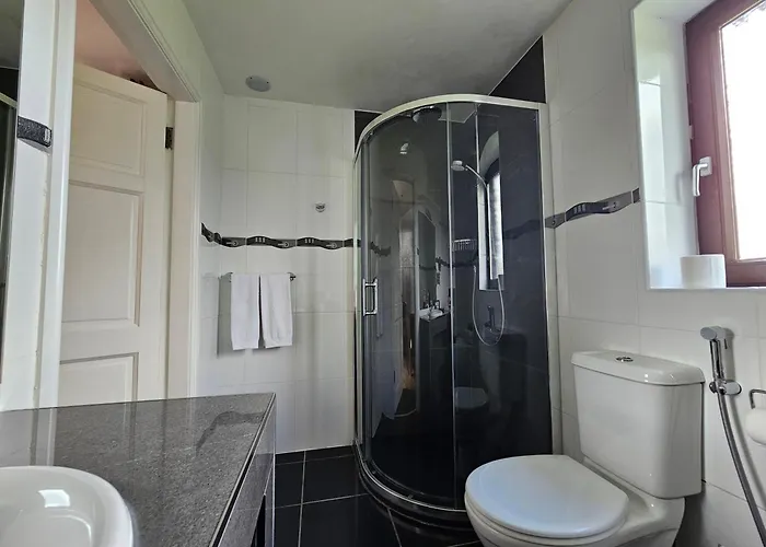 Villa Fuchsia - New Luxury 5* Beachside With Sauna - 4 Beds Ensuite - Spectacular Location Waterville